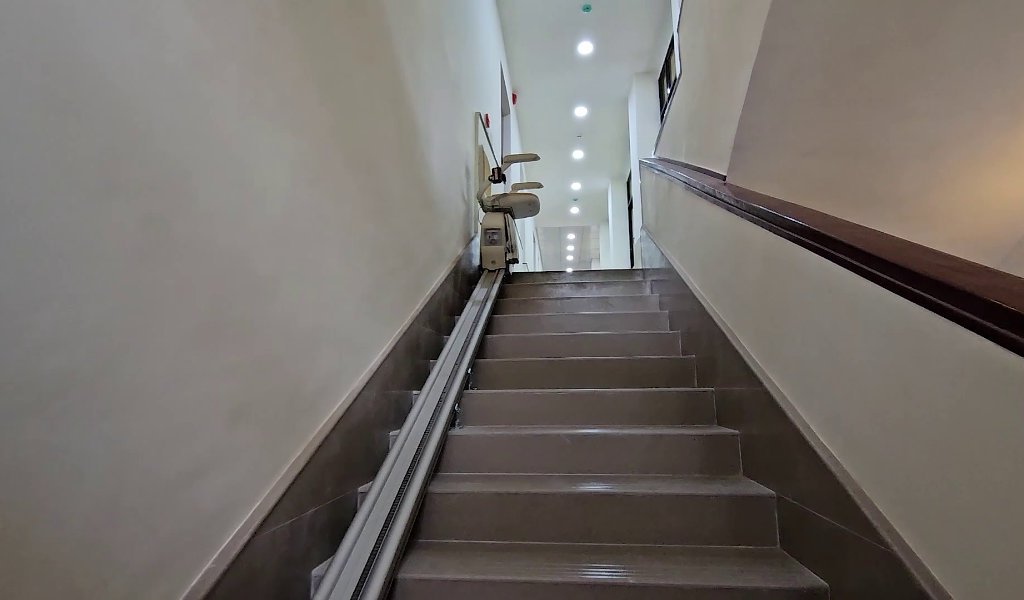 Cama Hospital Image 1